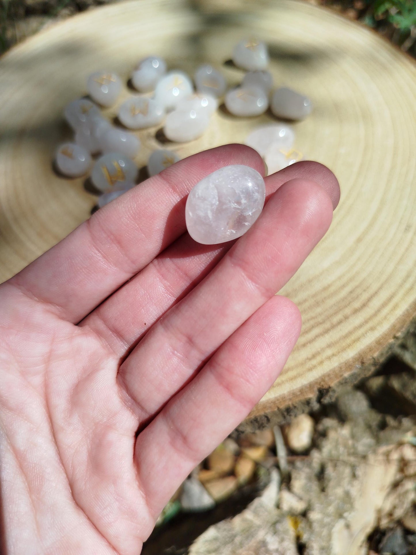 Runes divinatoires, Quartz rose