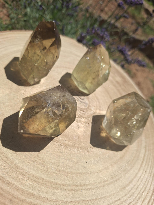 Citrine naturelle, pointe polie, Citrine qualité A