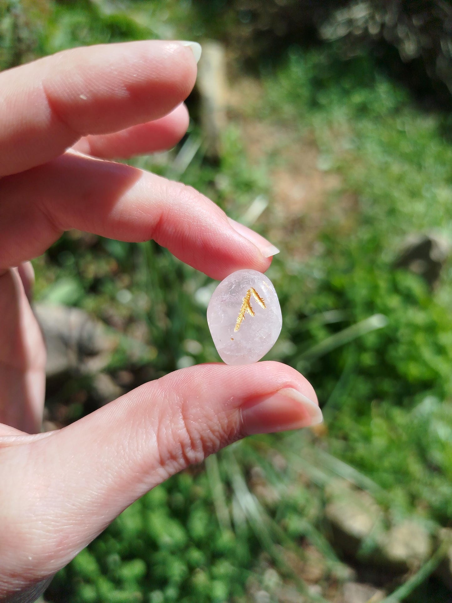 Runes divinatoires, Quartz rose