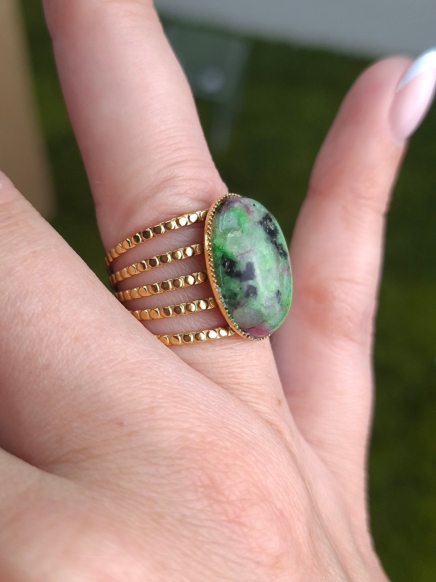 Bague Rubis sur Zoïsite, acier inoxydable