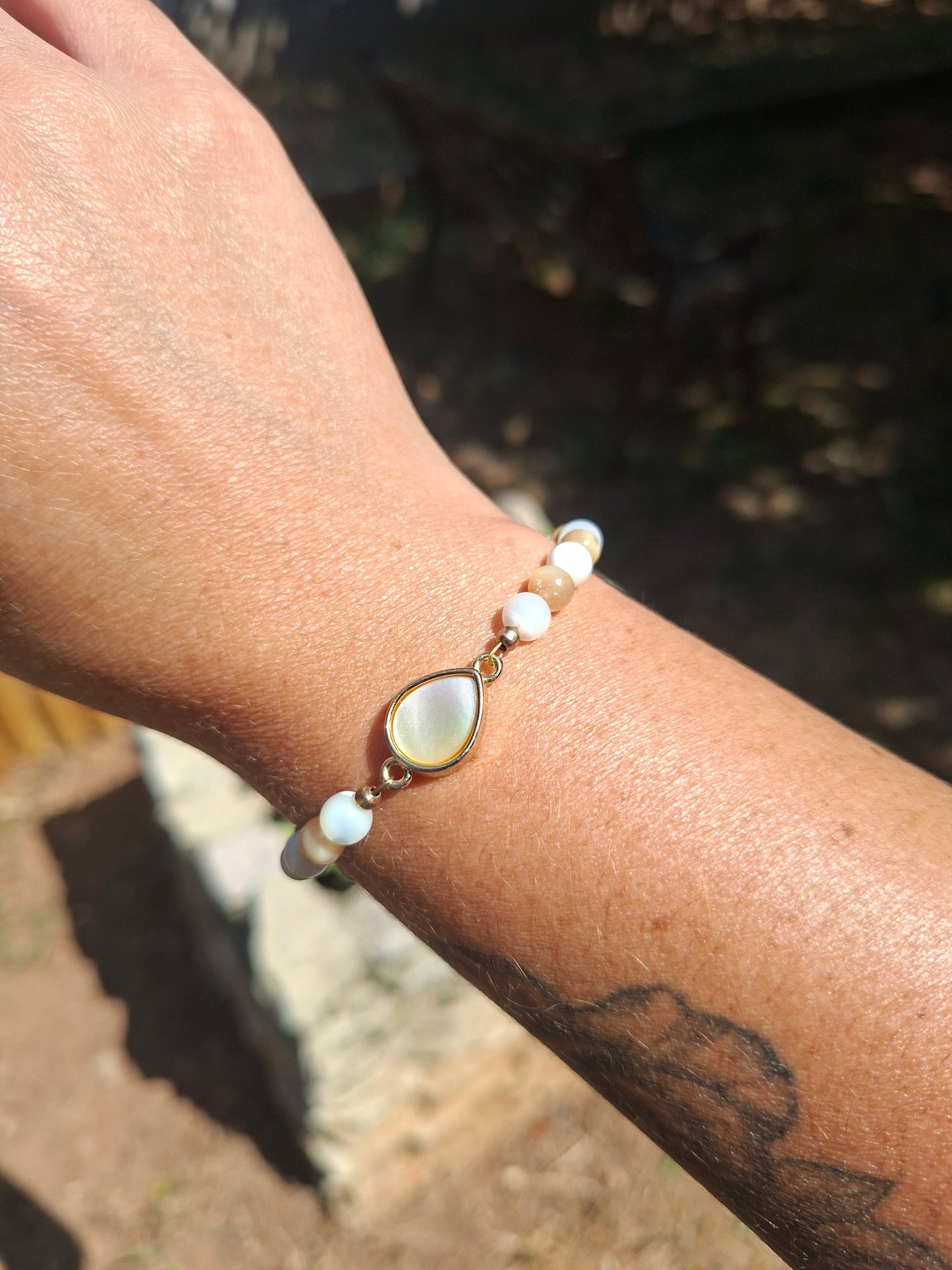 Bracelet Nacre blanche et dorée
