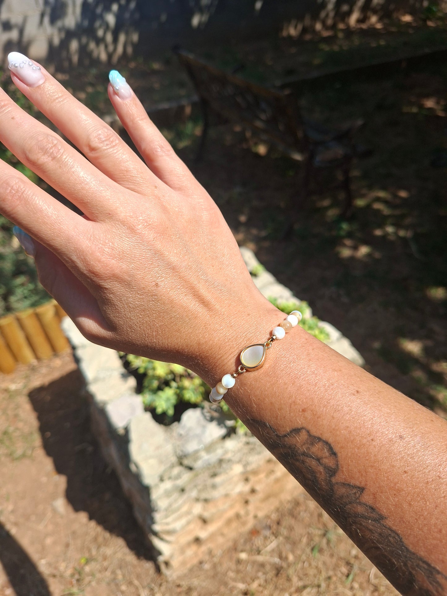 Bracelet Nacre blanche et dorée
